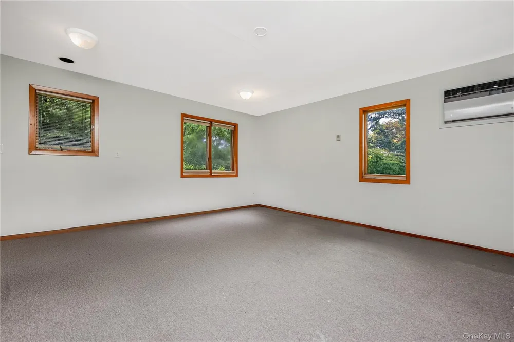 21 Sams Path Rocky Point, NY 11778