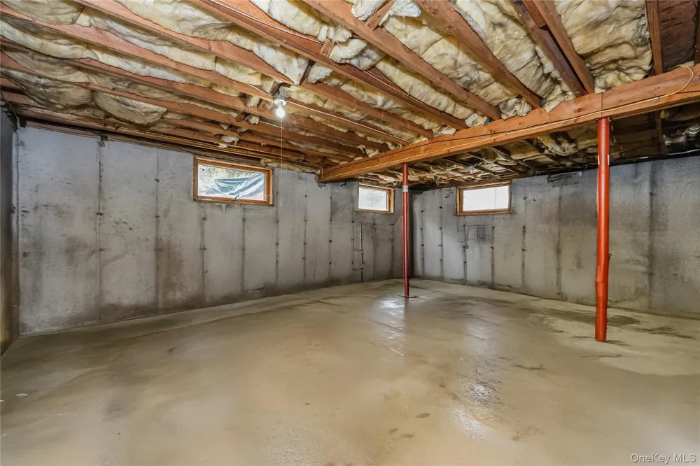 21 Sams Path Rocky Point, NY 11778