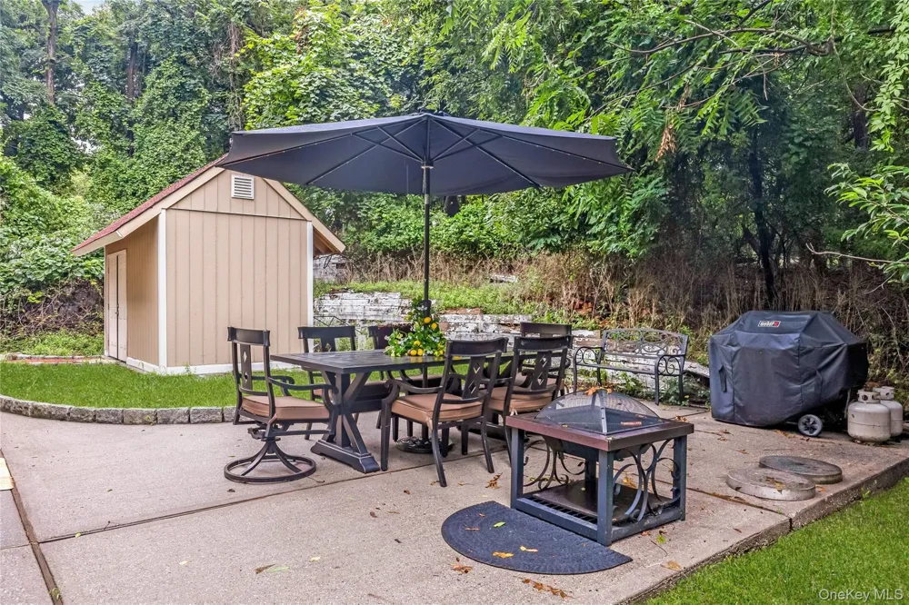 21 Sams Path Rocky Point, NY 11778