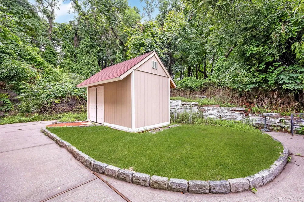 21 Sams Path Rocky Point, NY 11778