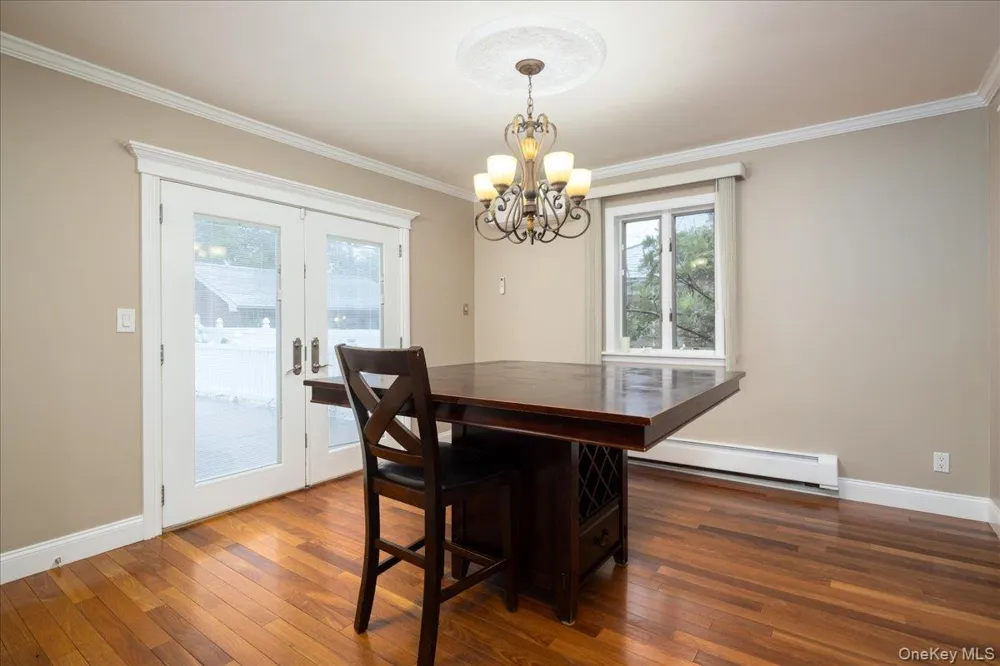 17 Piccadilly Downs Lynbrook, NY 11563