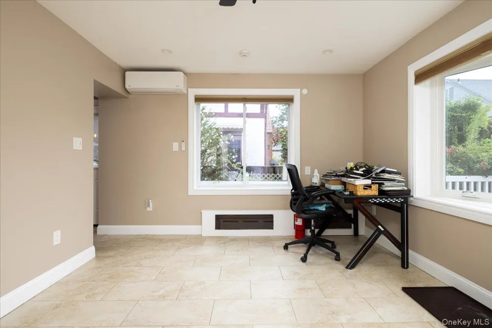 17 Piccadilly Downs Lynbrook, NY 11563