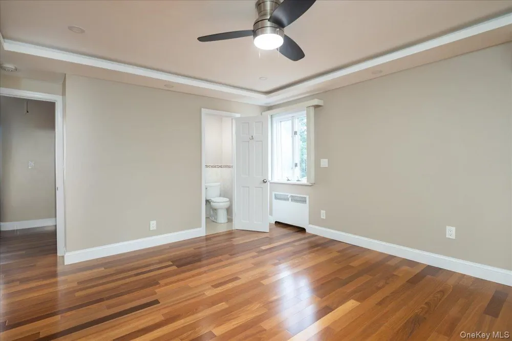 17 Piccadilly Downs Lynbrook, NY 11563