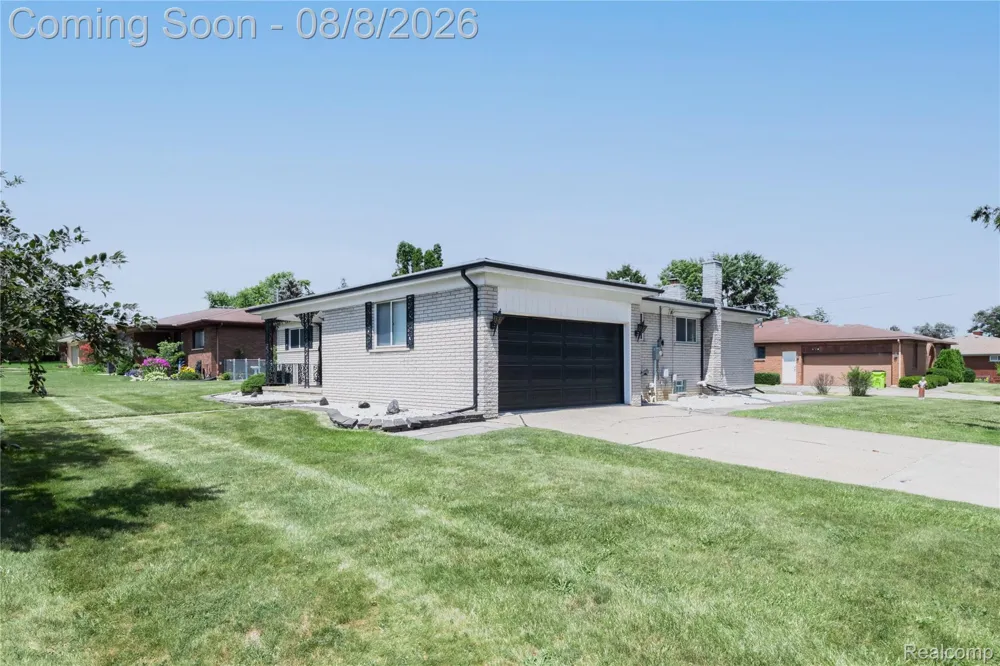 18863 Monica Drive Clinton Charter Township, MI 48036