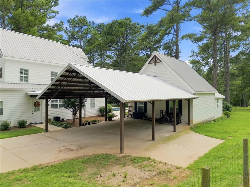 216 Mockingbird Lane Brooks, GA 30205