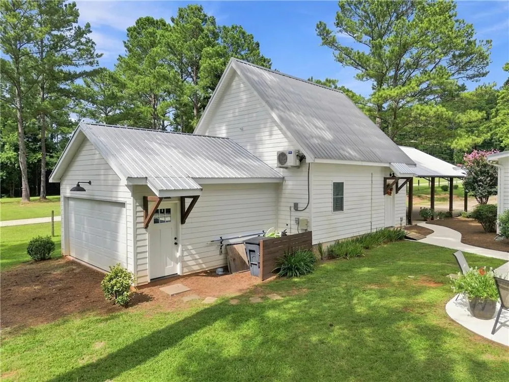 216 Mockingbird Lane Brooks, GA 30205