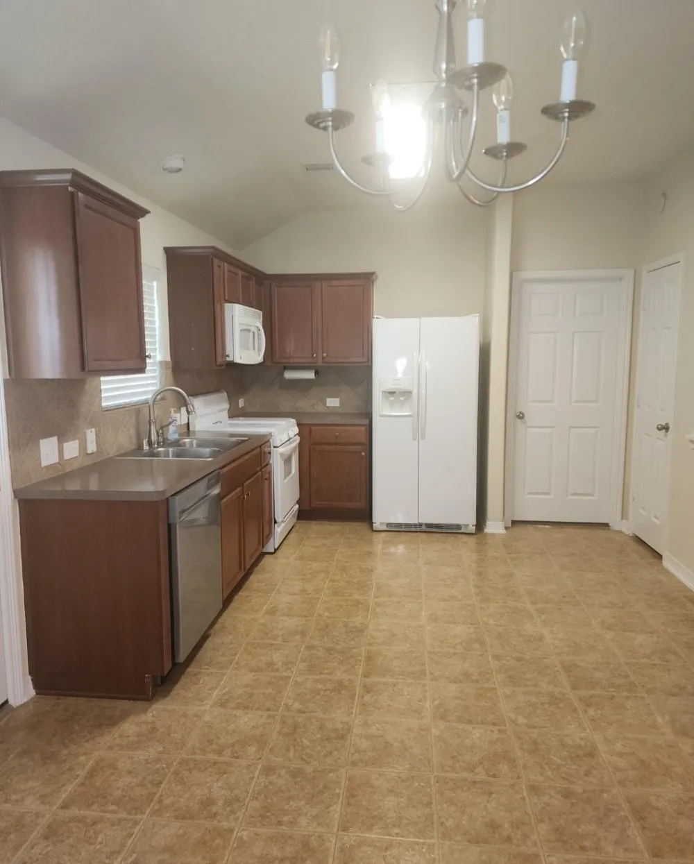 6207 Lovage Avenue Crosby, TX 77532