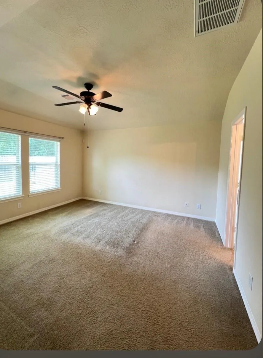 6207 Lovage Avenue Crosby, TX 77532