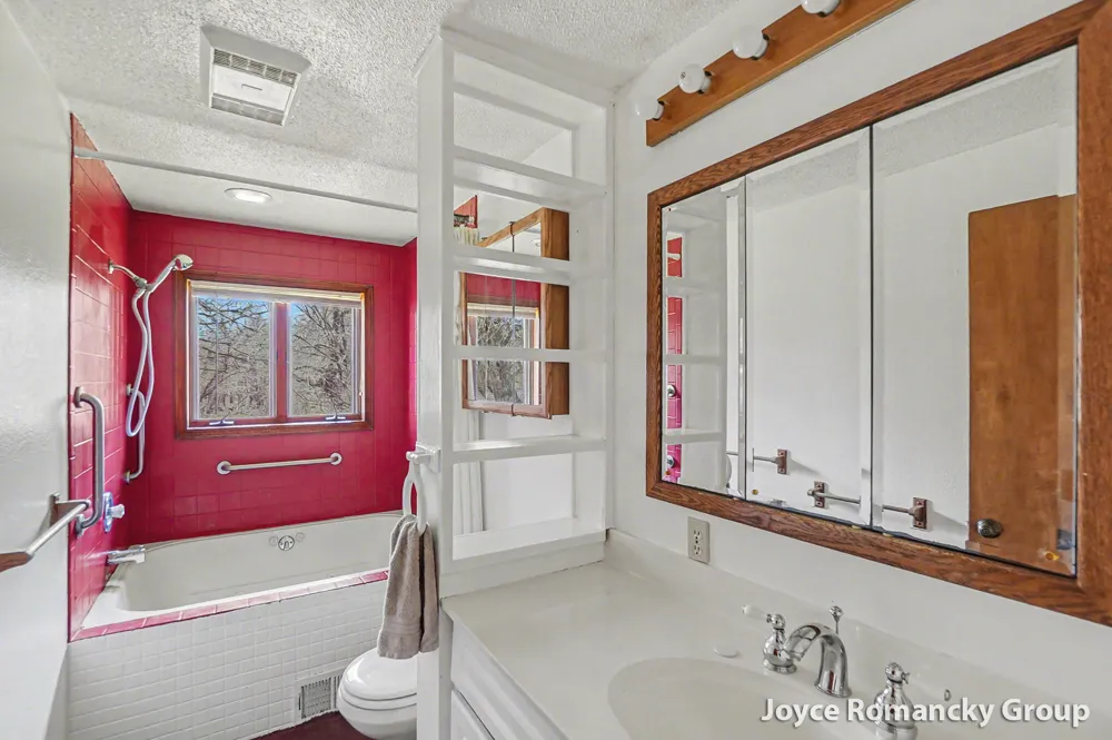 11235 W Broomfield Road Remus, MI 49340
