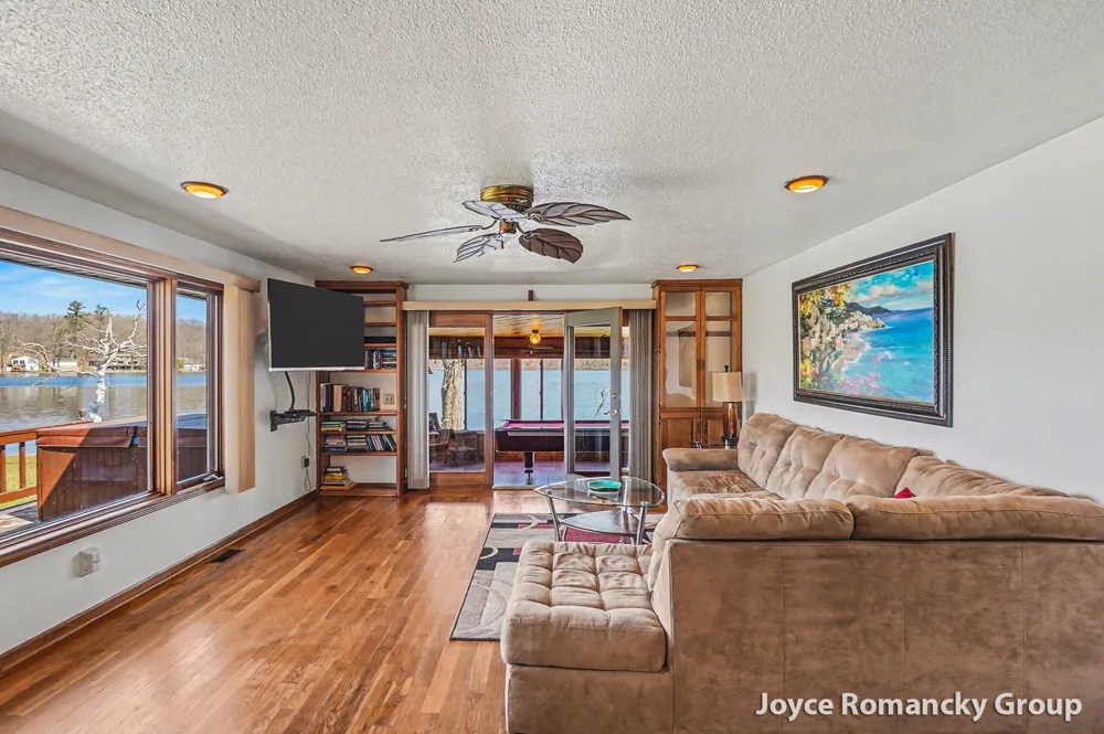 11235 W Broomfield Road Remus, MI 49340