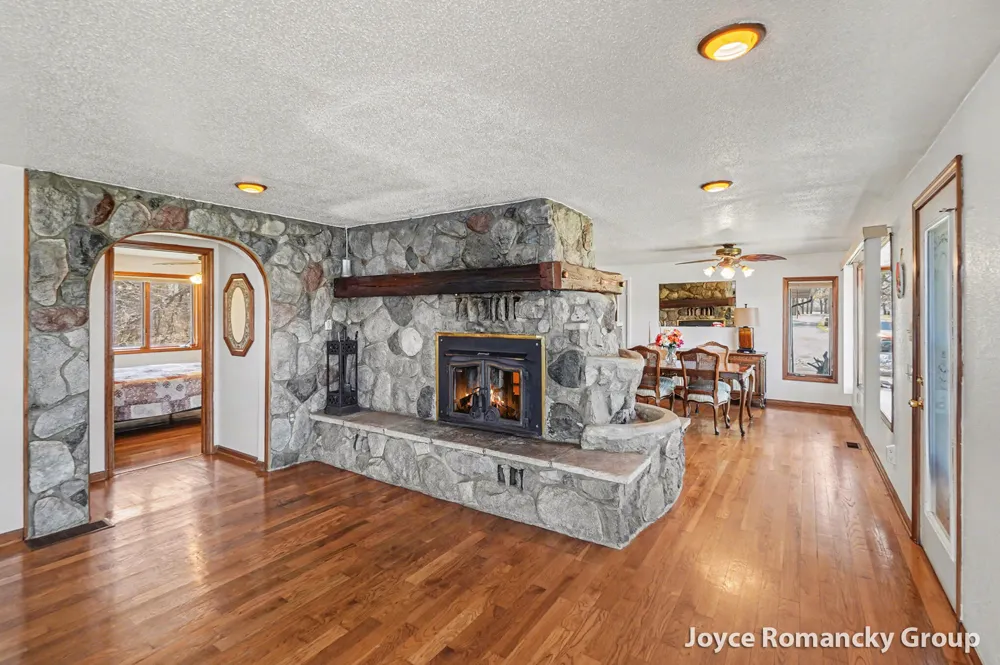11235 W Broomfield Road Remus, MI 49340