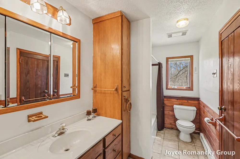 11235 W Broomfield Road Remus, MI 49340