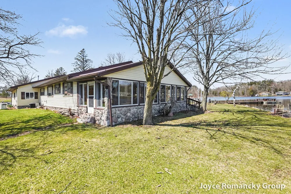 11235 W Broomfield Road Remus, MI 49340