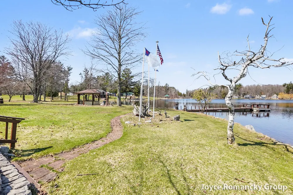 11235 W Broomfield Road Remus, MI 49340