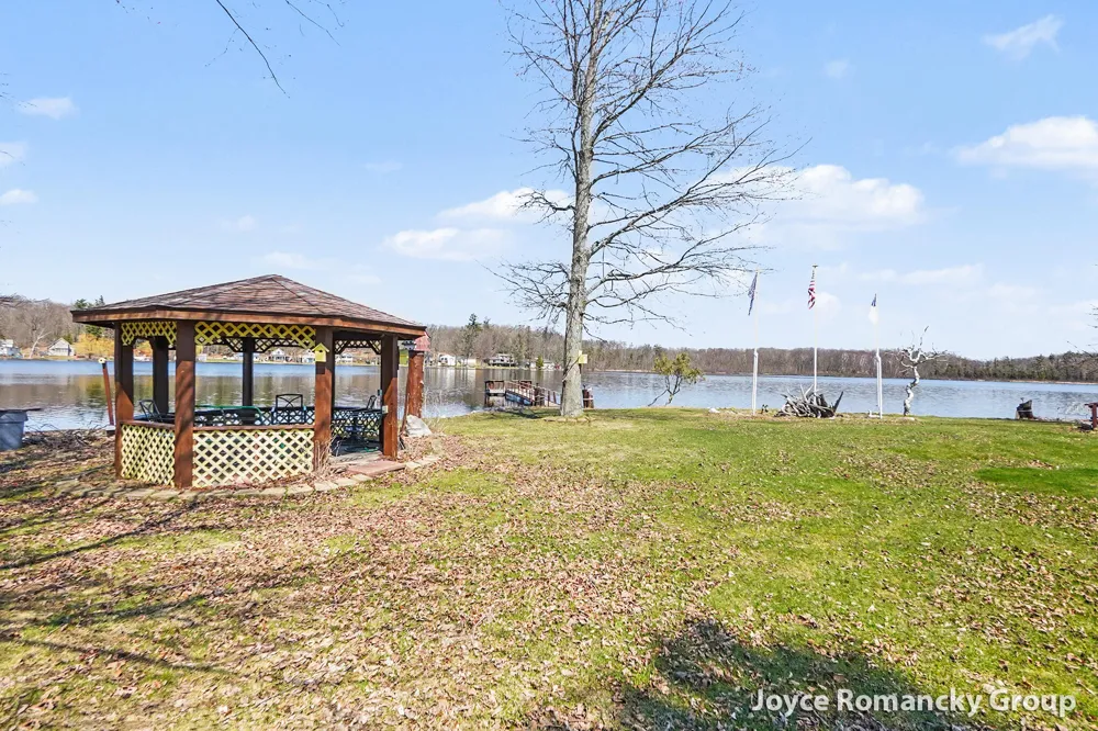 11235 W Broomfield Road Remus, MI 49340