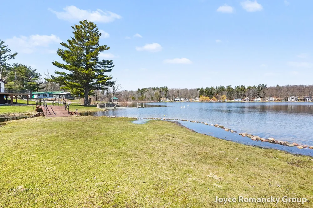 11235 W Broomfield Road Remus, MI 49340