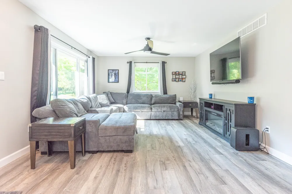 4950 Westwind Drive Dexter, MI 48130