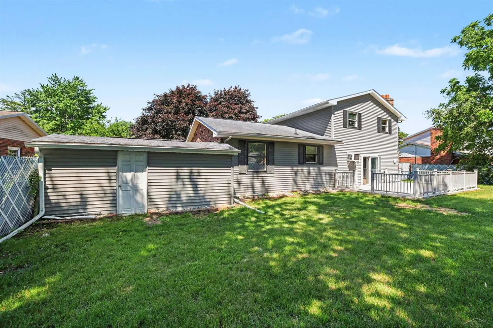 1870 W Packard Drive Saginaw Charter Township, MI 48638