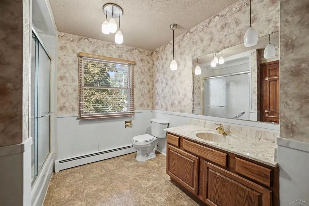 1870 W Packard Drive Saginaw Charter Township, MI 48638