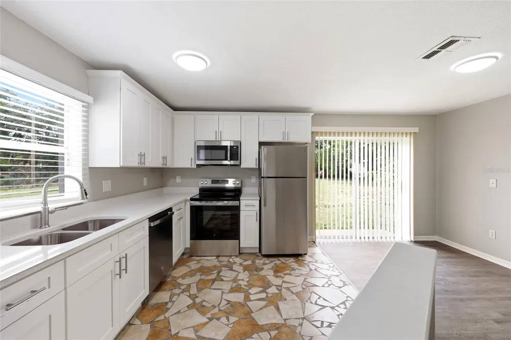 2214 E 19TH AVENUE Tampa, FL 33605