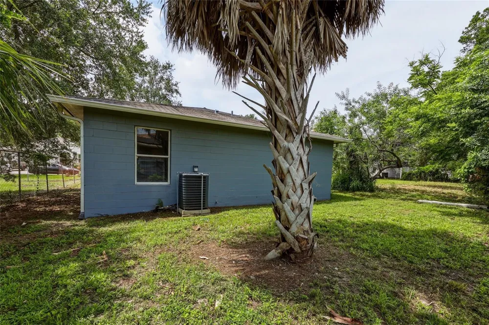 2214 E 19TH AVENUE Tampa, FL 33605