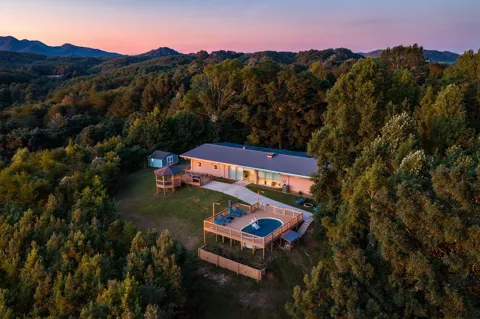 225 Cherokee Trail
