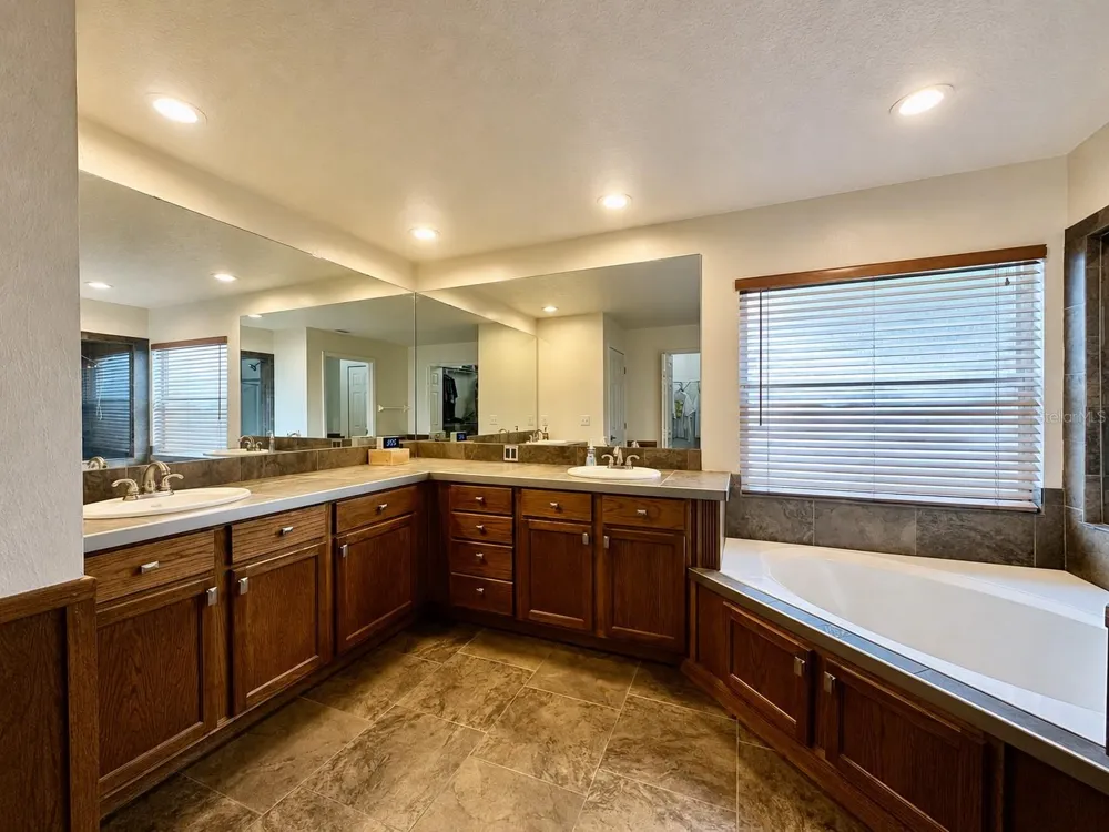 4519 ASHFORD DRIVE Winter Haven, FL 33880