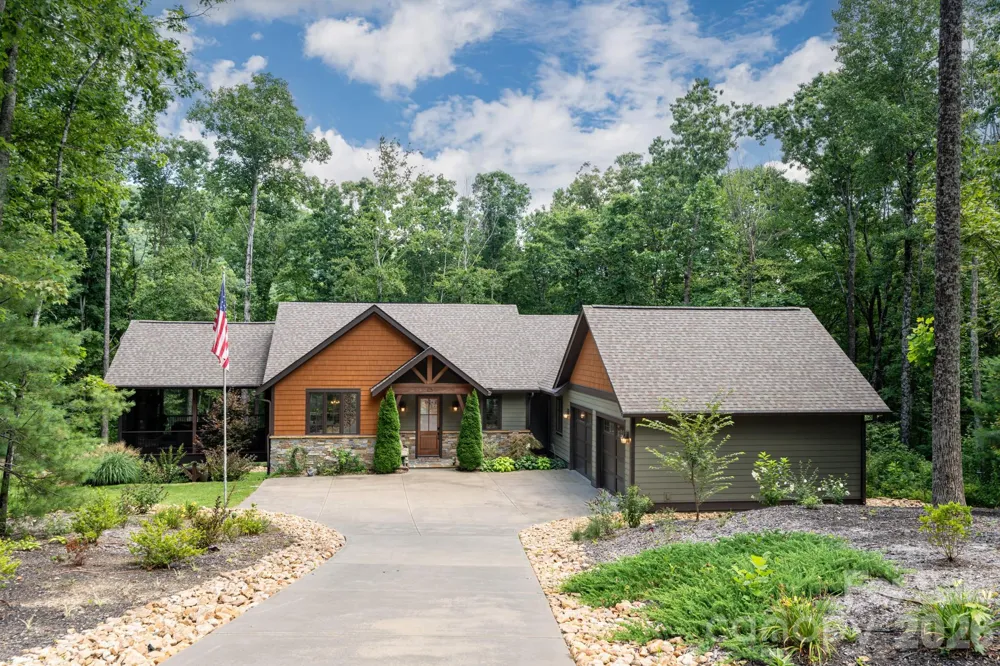 403 Thunder Mountain Road Hendersonville, NC 28792