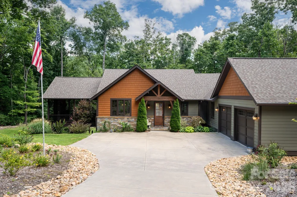403 Thunder Mountain Road Hendersonville, NC 28792