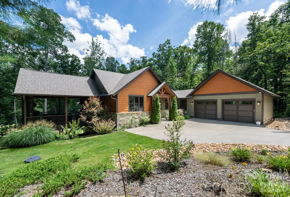 403 Thunder Mountain Road Hendersonville, NC 28792