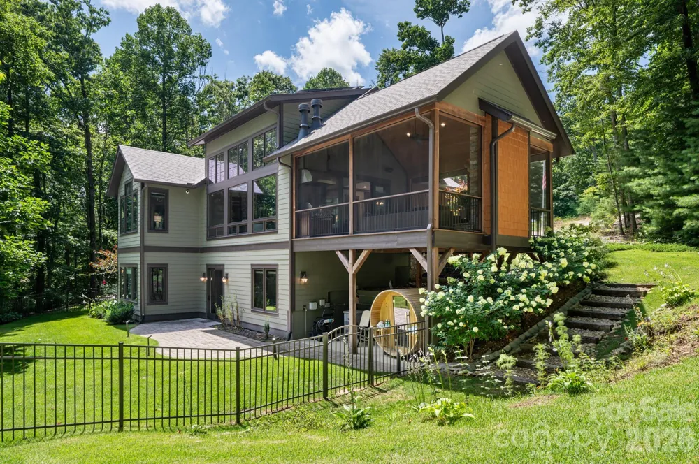 403 Thunder Mountain Road Hendersonville, NC 28792