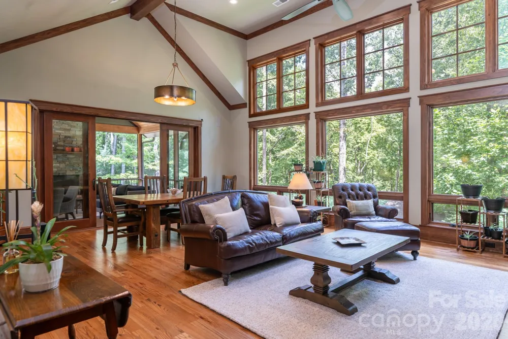 403 Thunder Mountain Road Hendersonville, NC 28792