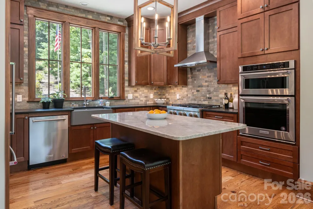 403 Thunder Mountain Road Hendersonville, NC 28792