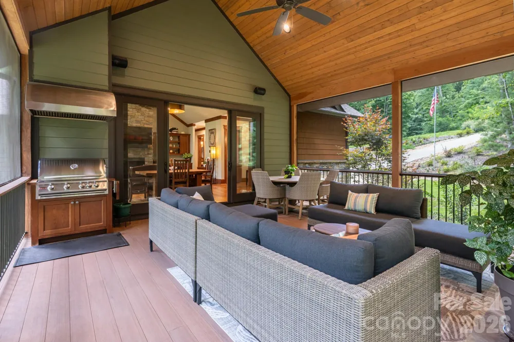 403 Thunder Mountain Road Hendersonville, NC 28792
