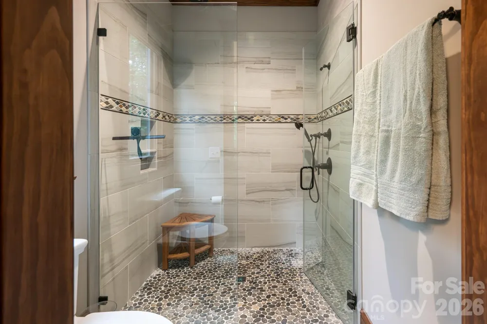 403 Thunder Mountain Road Hendersonville, NC 28792