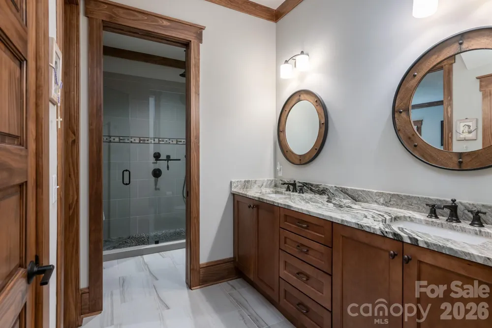 403 Thunder Mountain Road Hendersonville, NC 28792