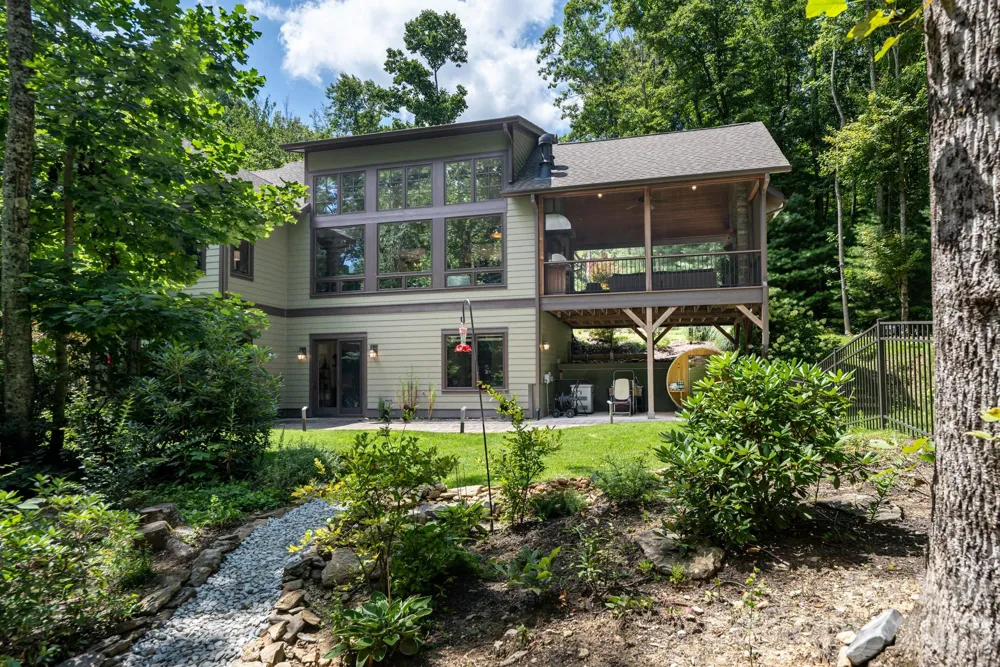 403 Thunder Mountain Road Hendersonville, NC 28792