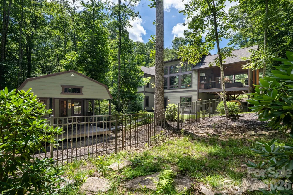 403 Thunder Mountain Road Hendersonville, NC 28792