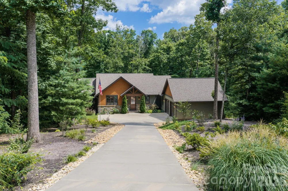 403 Thunder Mountain Road Hendersonville, NC 28792