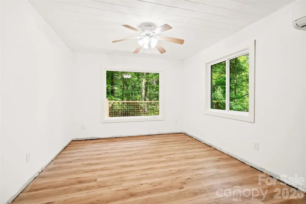48 Gold Finch Lane Maggie Valley, NC 28751