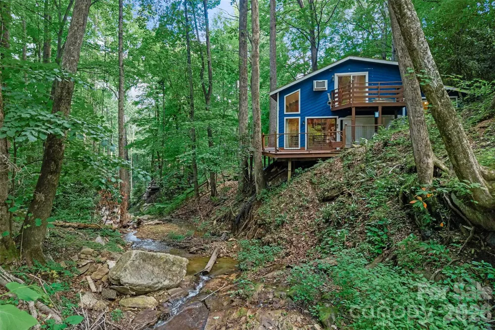 48 Gold Finch Lane Maggie Valley, NC 28751