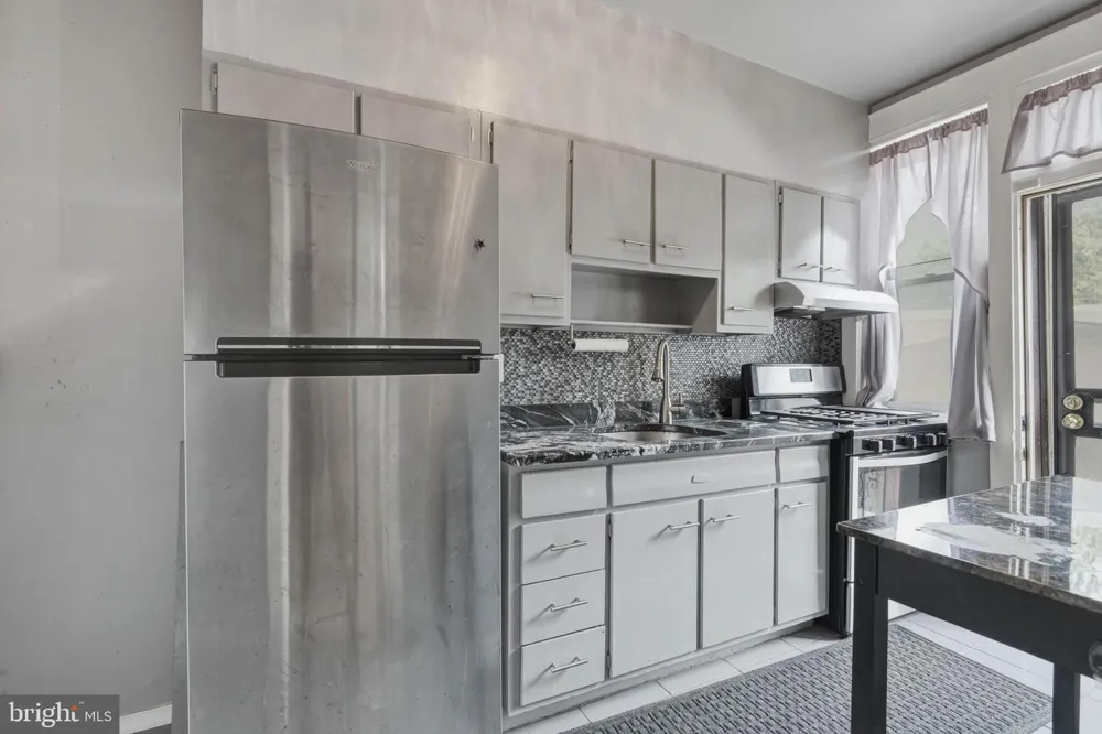 1653 W MENTOR STREET Philadelphia, PA 19141