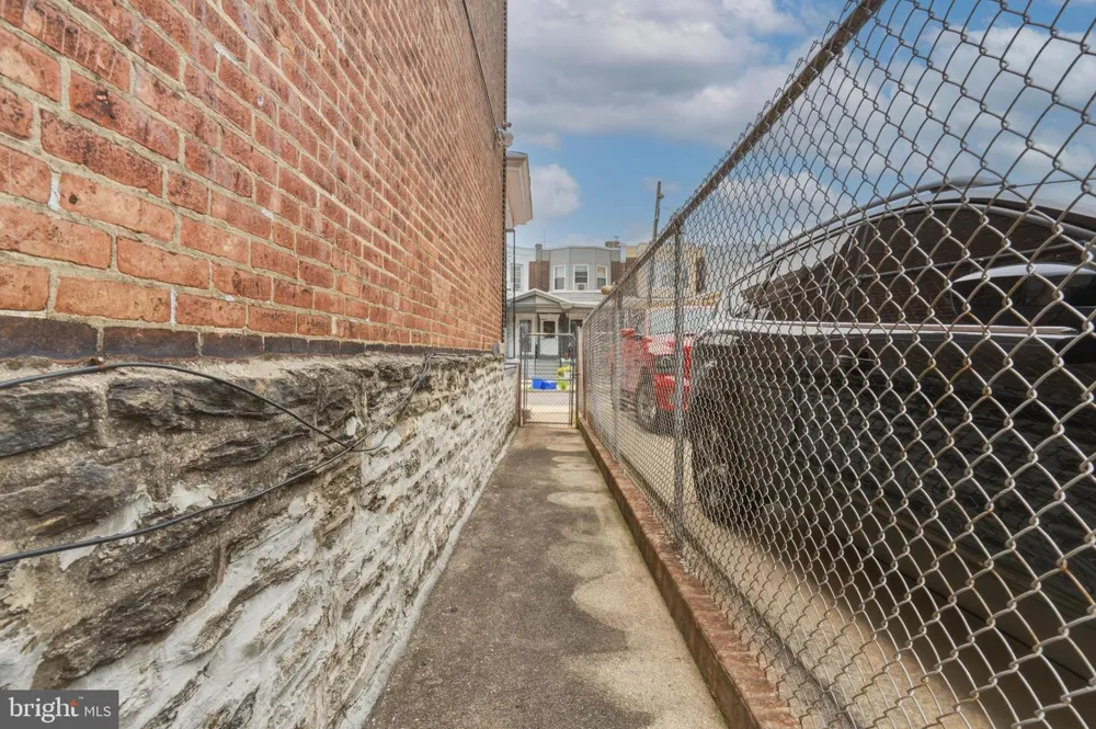 1653 W MENTOR STREET Philadelphia, PA 19141