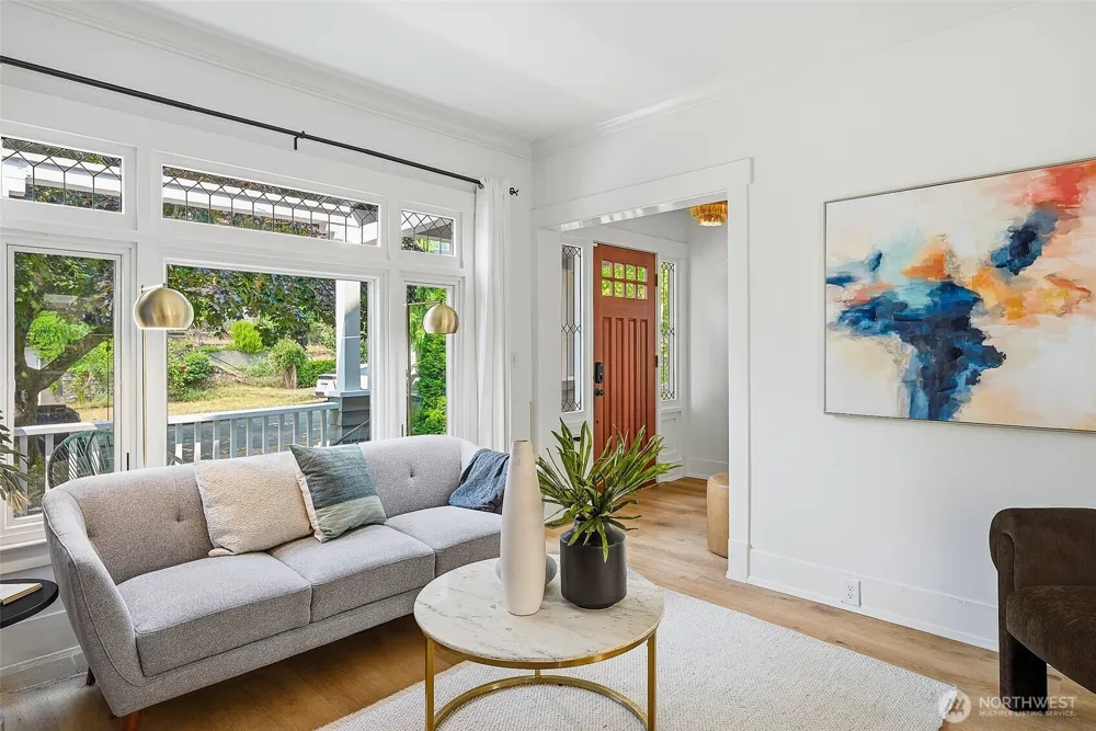 6534 19th Avenue NE Seattle, WA 98115