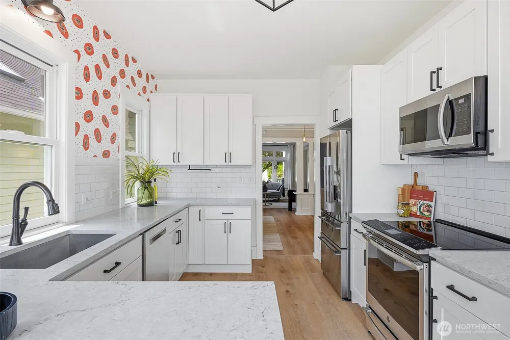 6534 19th Avenue NE Seattle, WA 98115