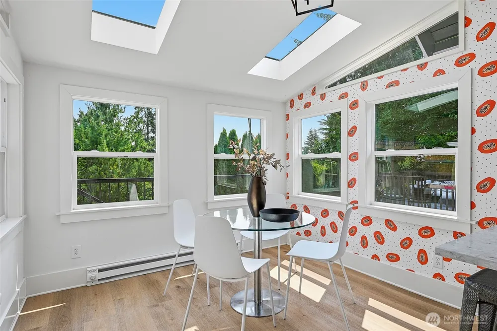 6534 19th Avenue NE Seattle, WA 98115