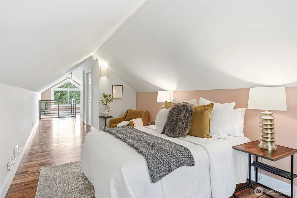 6534 19th Avenue NE Seattle, WA 98115