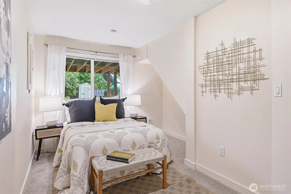 6534 19th Avenue NE Seattle, WA 98115