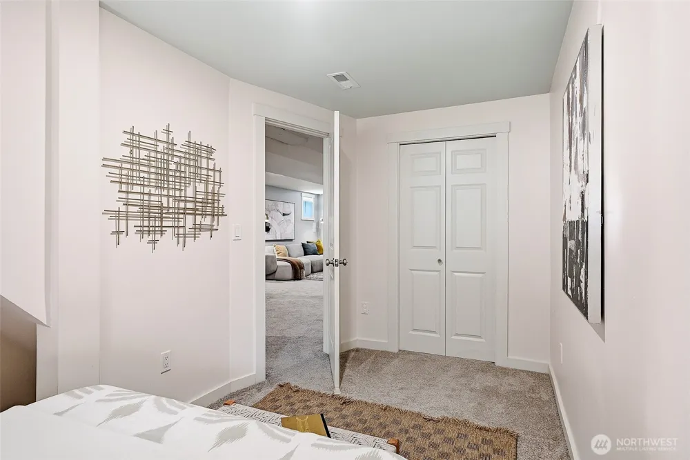 6534 19th Avenue NE Seattle, WA 98115