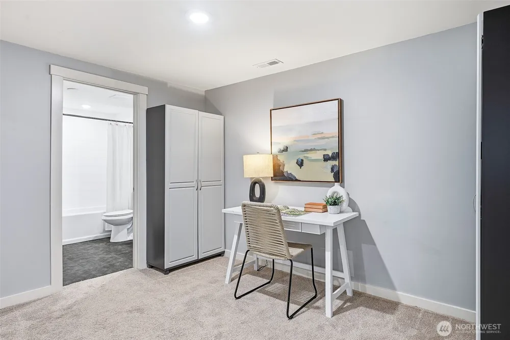 6534 19th Avenue NE Seattle, WA 98115
